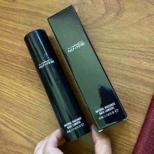 MAC Natural Radiance Primer - RADIANT YELLOW
